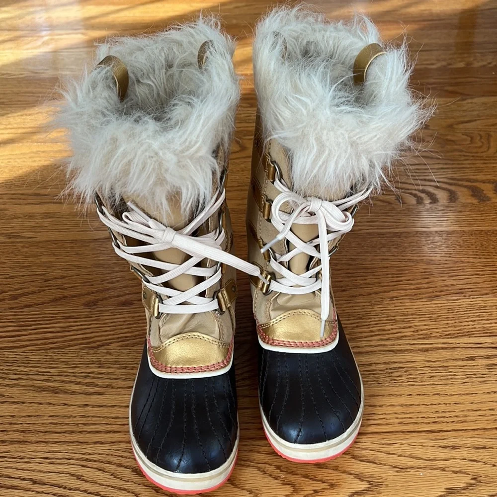 Sorel Tofino Joan of Arctic Snow Boot 🥾